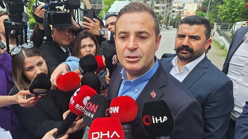 Balıkesir Büyükşehir Belediye Başkanı Akın, Kılıçdaroğlu'nu ziyaret ettiBalıkesir Büyükşehir Belediye Başkanı CHP’li Ahmet Akın, CHP kurultay davasında 'mutlak butlan' kararı sonrası Kemal Kılıçdaroğlu'nu konutunda ziyaret etti.