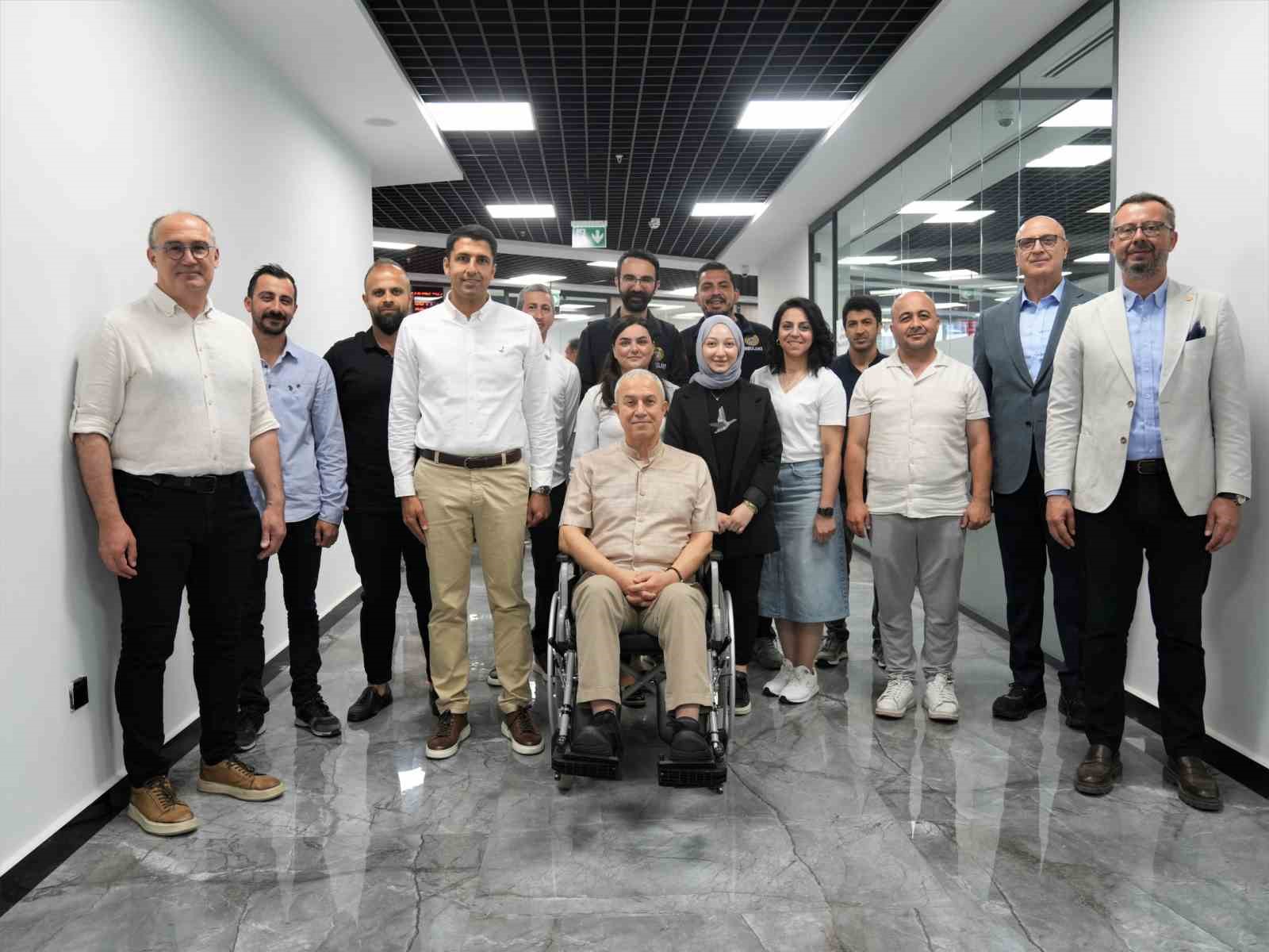 Başkan Özçelik personelle bayramlaştı