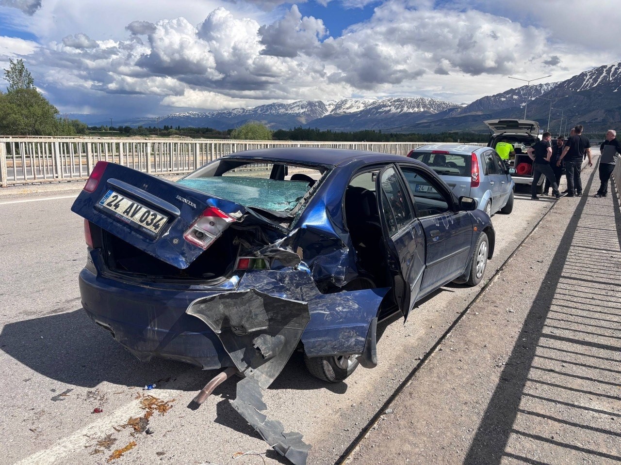 Erzincan-Çağlayan Karayolu’nda trafik kazası: 2 yaralı