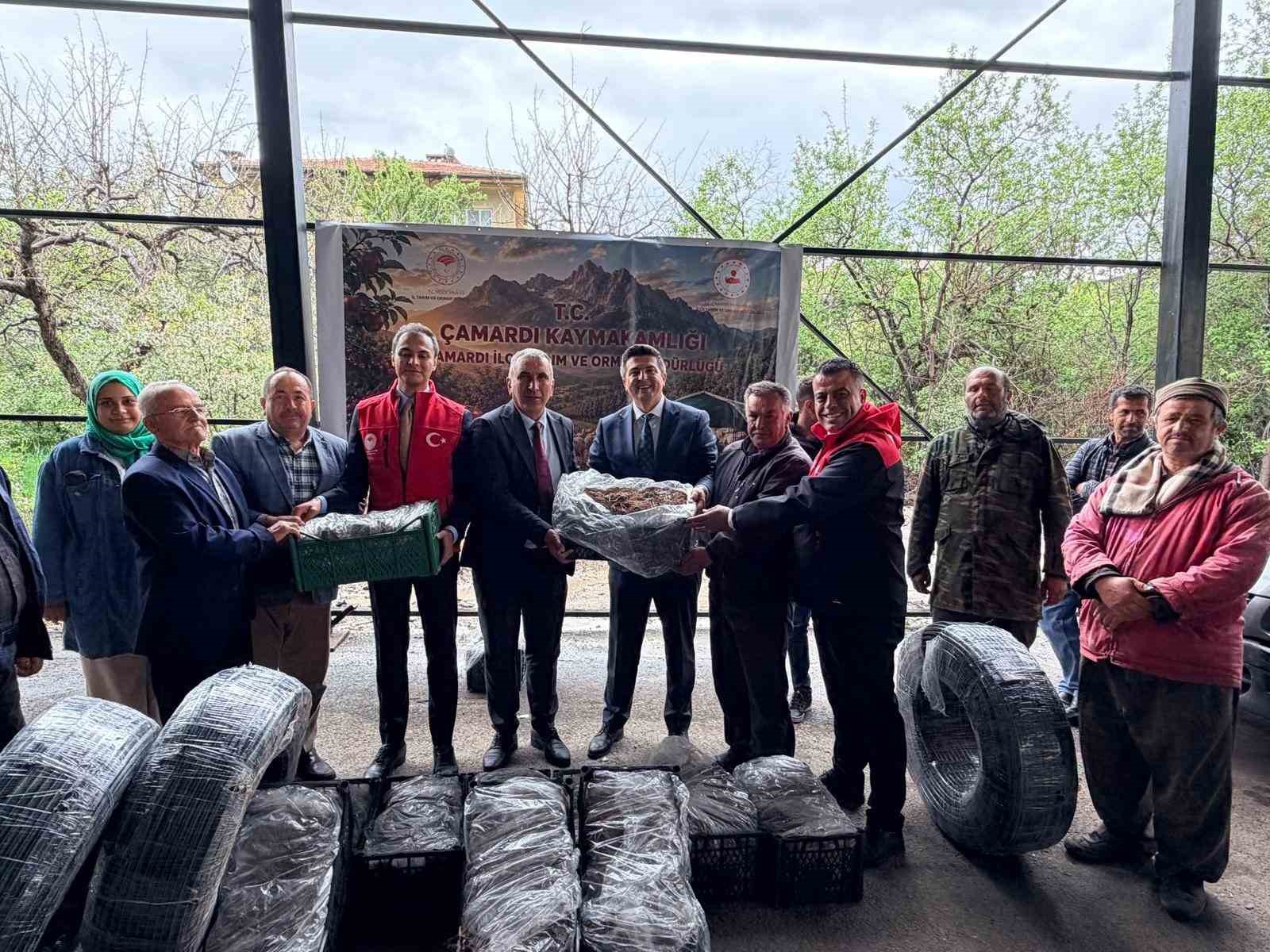 Çamardı’da üreticilere 90 bin çilek fidesi desteği