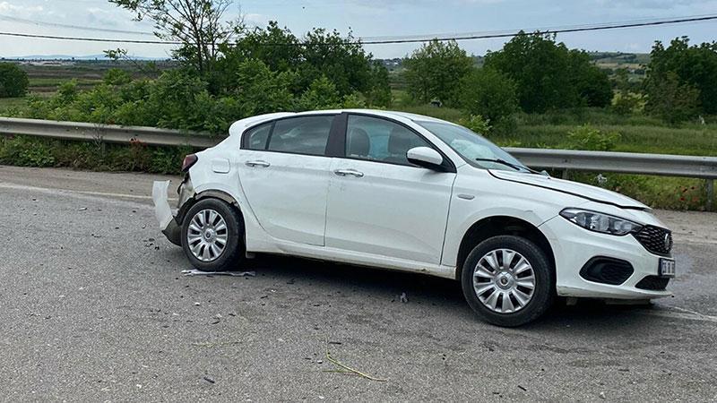 Çanakkale'de 2 otomobil çarpıştı: 3 ölü, 2 yaralı