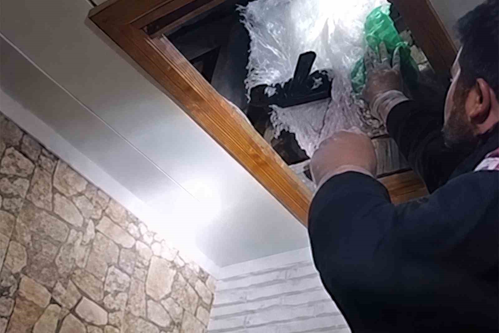 Kırıkkale’de çatıya gizlenen çuvaldan Kalaşnikof çıktı