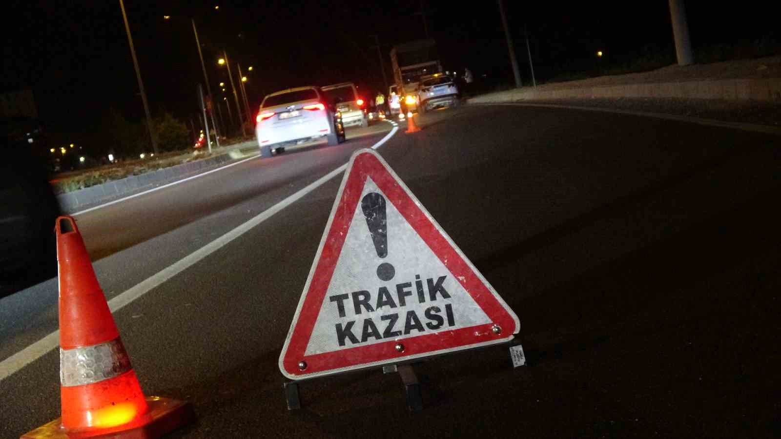Kilis’te motosiklet ile otomobil çarpıştı: 2 yaralı