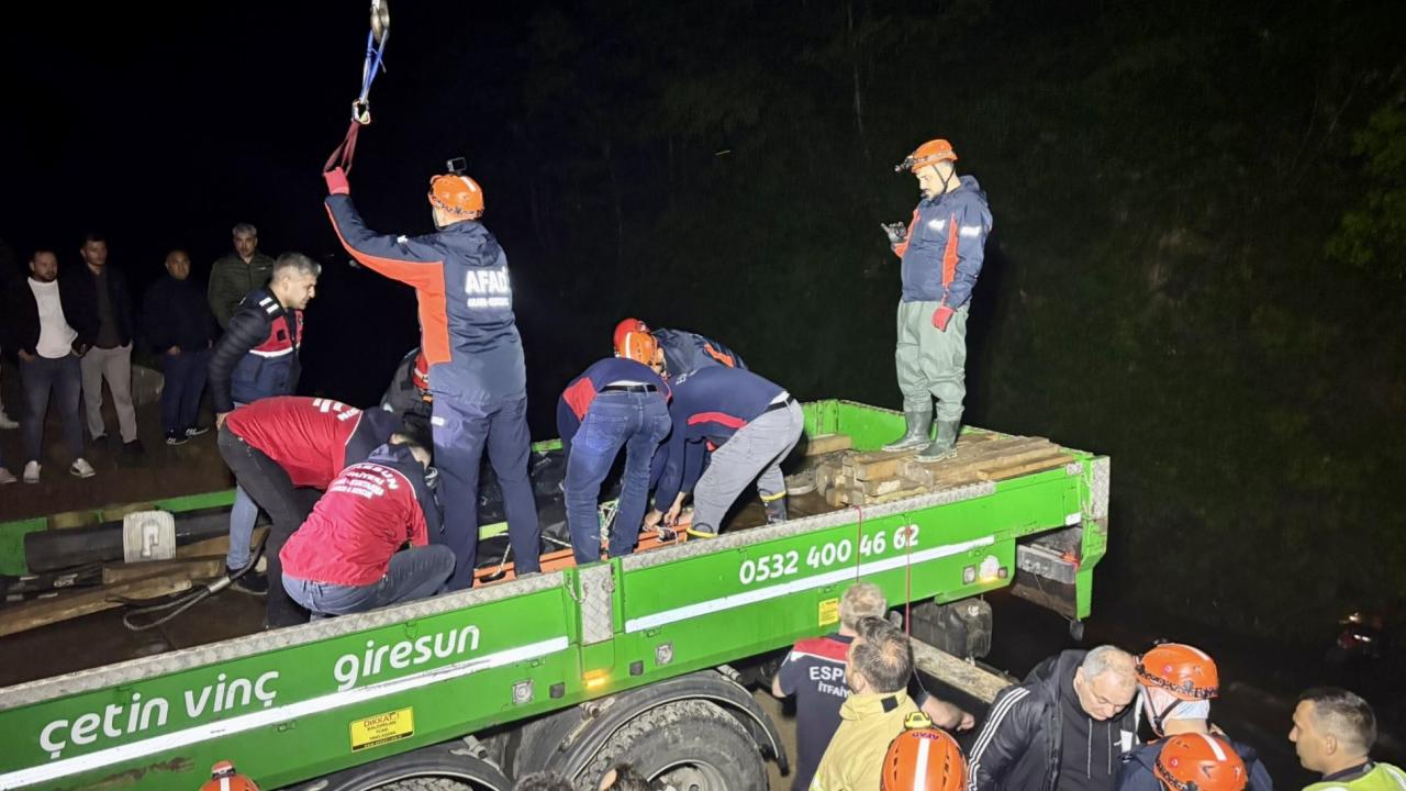 Akıntıya kapılarak kaybolan kişinin cansız bedenine ulaşıldı