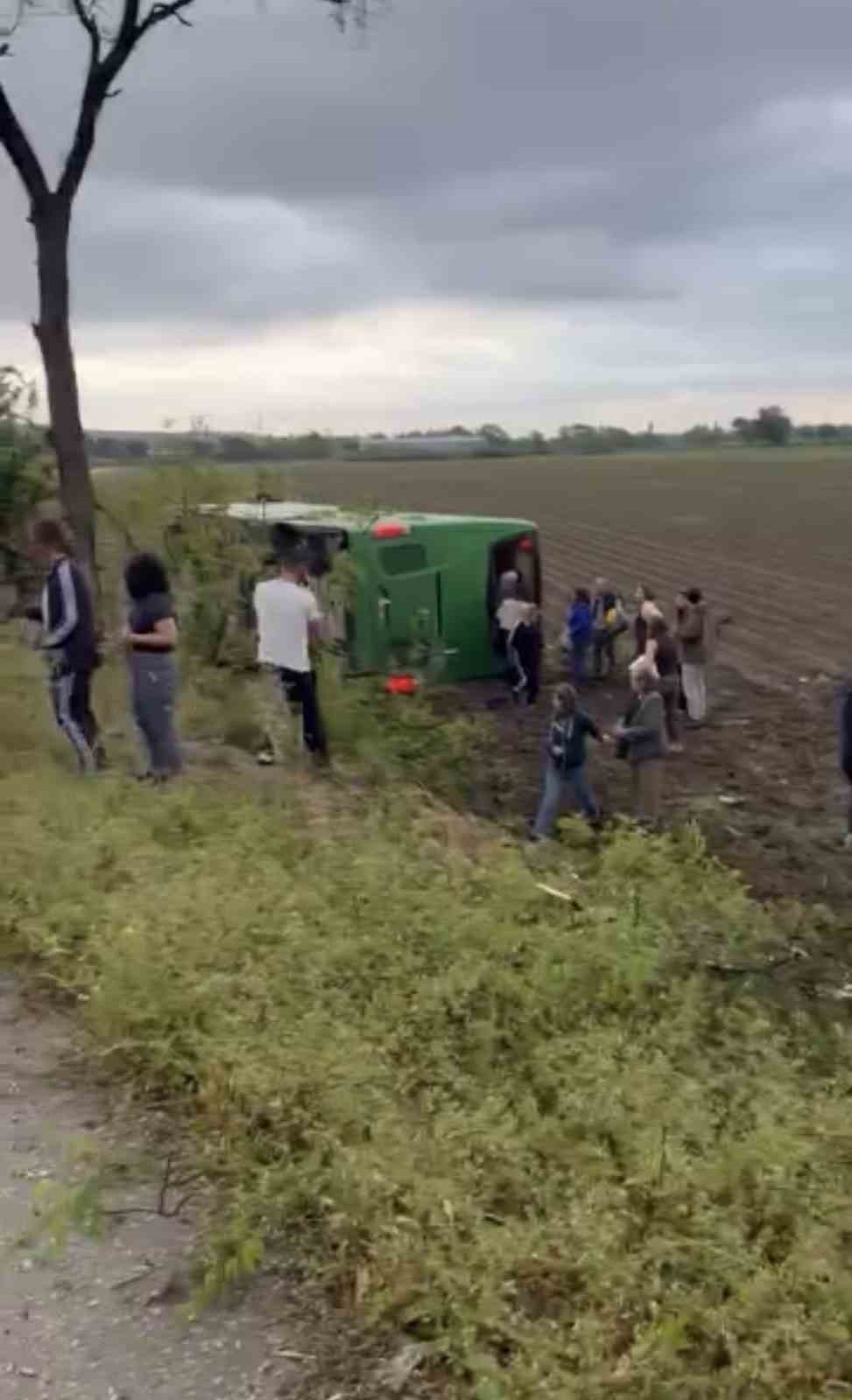 Çanakkale’de otobüs devrildi: Çok sayıda yaralı var