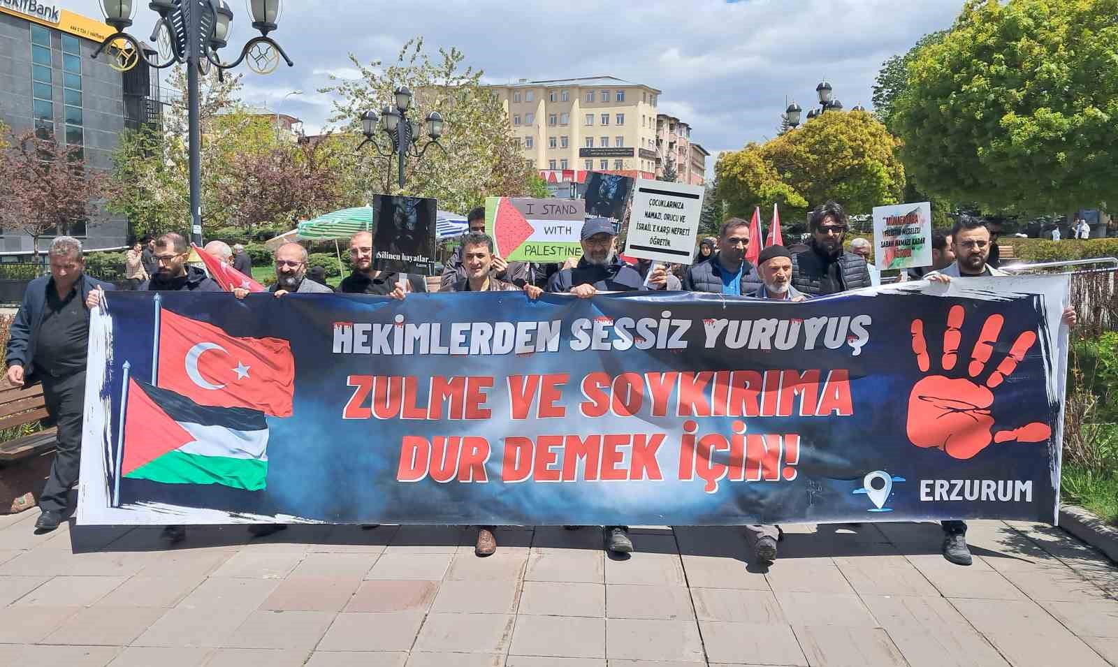 Erzurum’da sağlıkçılar 132’nci kez Gazze için yürüdü