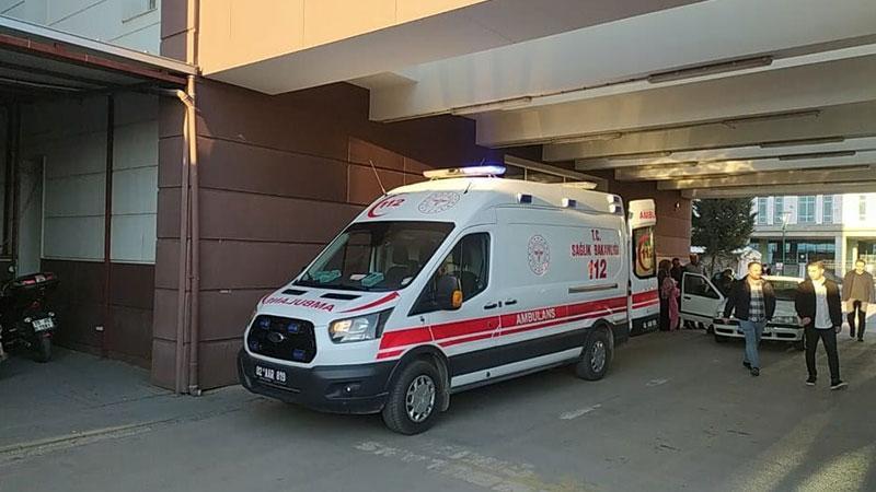 Adıyaman'da sopalı, taşlı ve baltalı arazi kavgası; 15 yaralıAdıyaman'ın Samsat ilçesinde, arazi anlaşmazlığı nedeniyle çıkan sopalı, taşlı ve baltalı kavgada 15 kişi yaralandı.