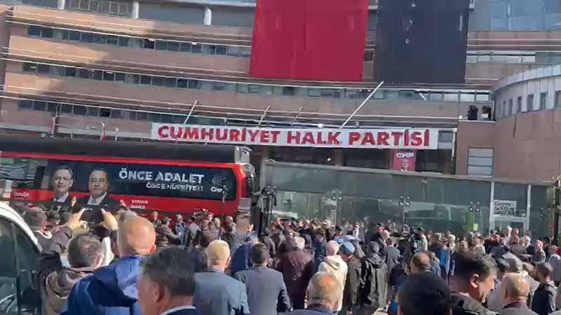 CHP Genel Merkezi'nde tahliye gerginliği