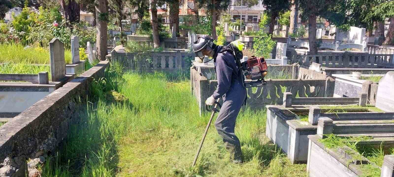 Ordu’da mezarlıklar bayrama hazırlanıyor