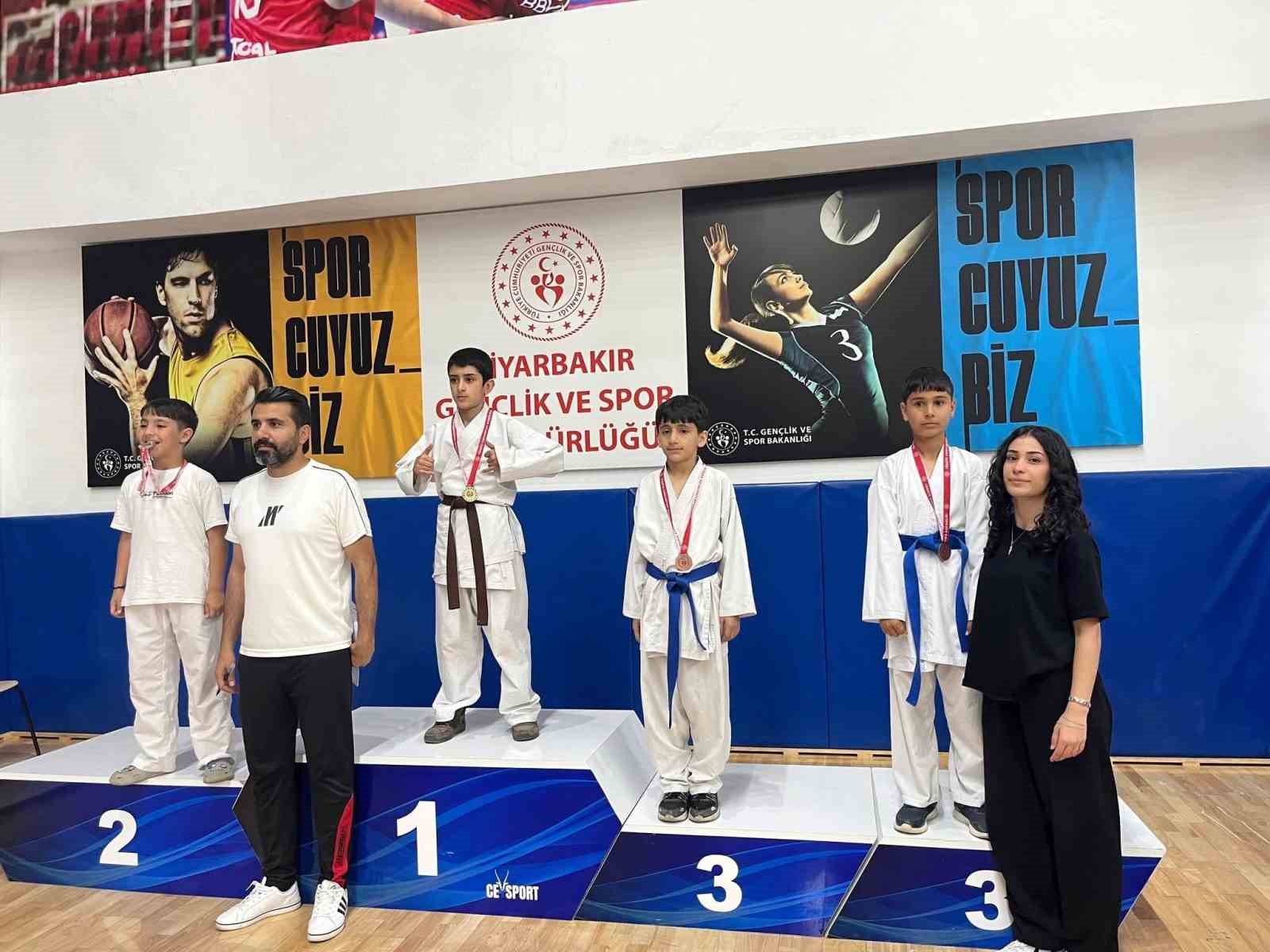 Çermikli sporcular madalyalarla döndü
