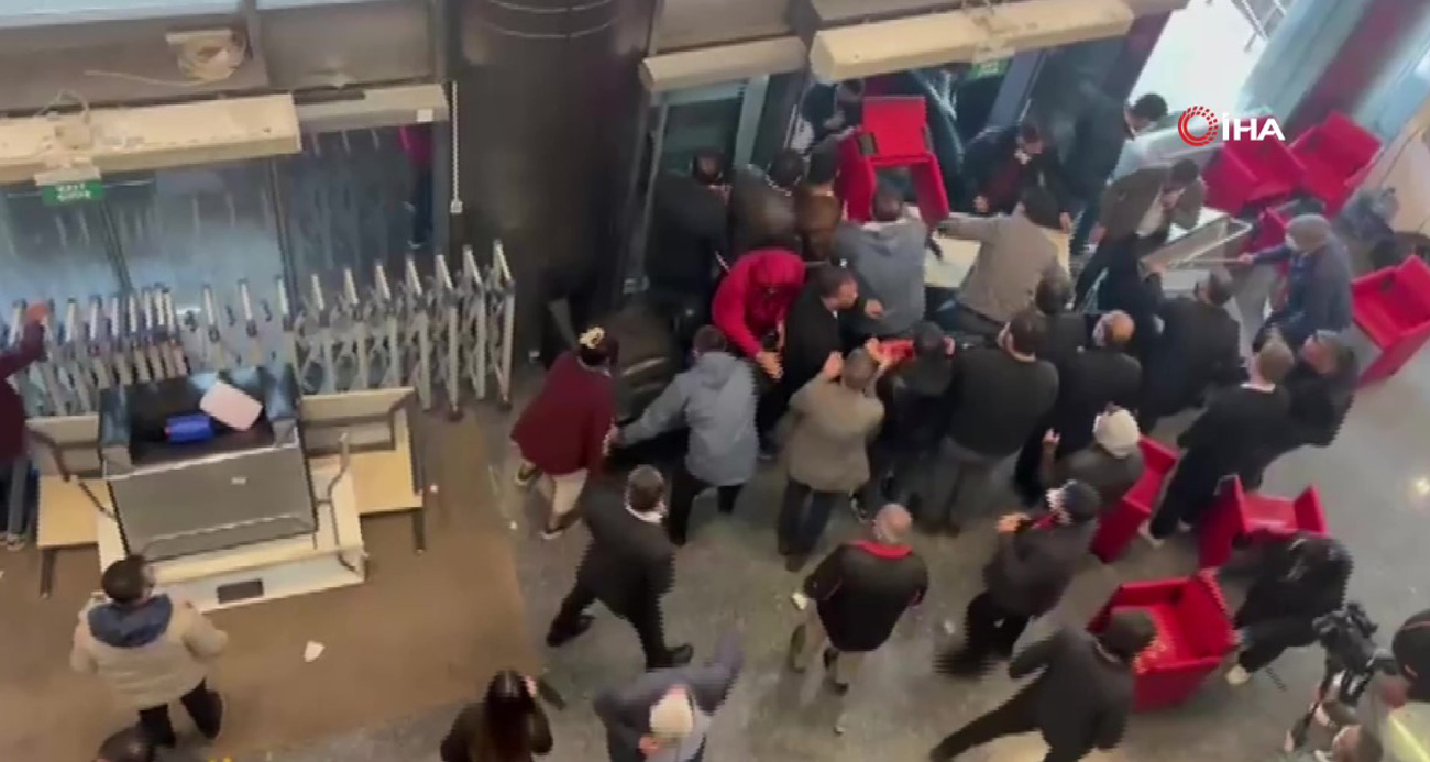 CHP Genel Merkezi’nde hareketli gün
