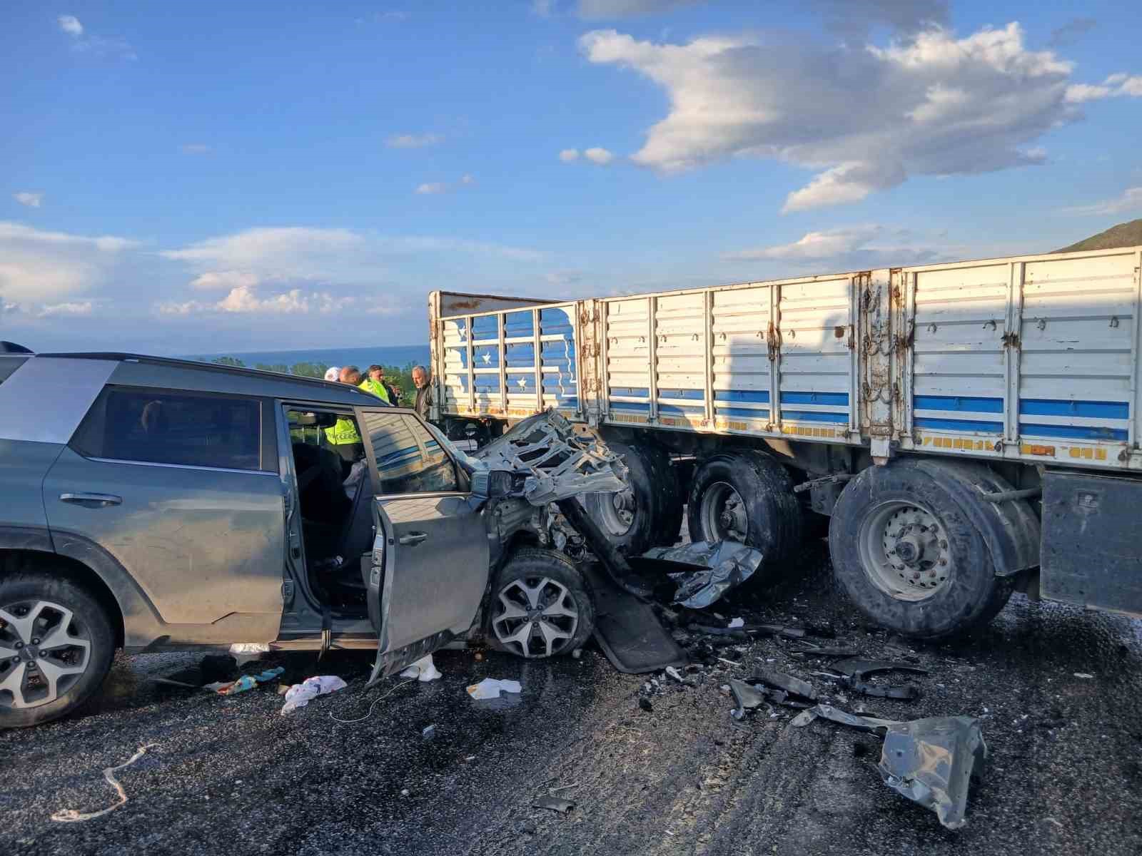 Tatvan-Van Karayolu’nda korkutan kaza: 1’i ağır 6 yaralı