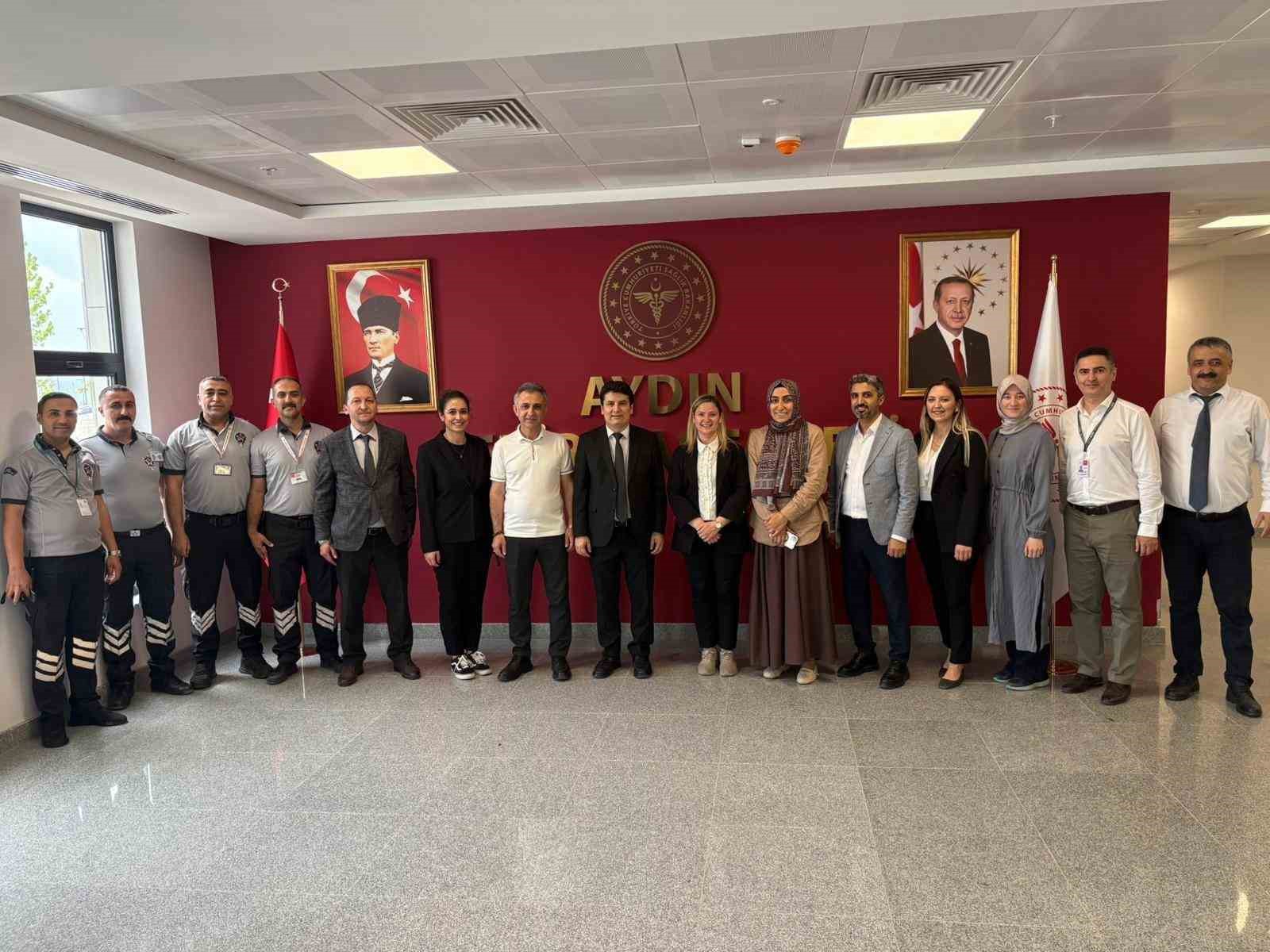 Aydın Şehir Hastanesi’nde personelin bayramı kutlandı