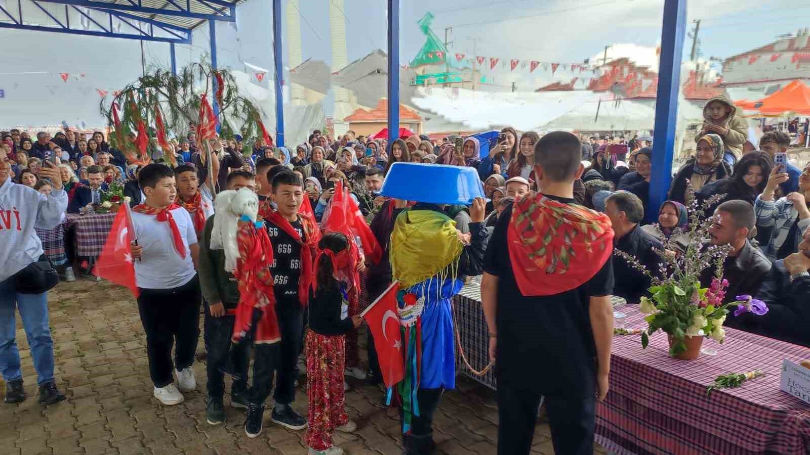 Binlerce yıllık Anadolu geleneği ‘Yağmur Gelini’ Denizli’de yaşatıldı