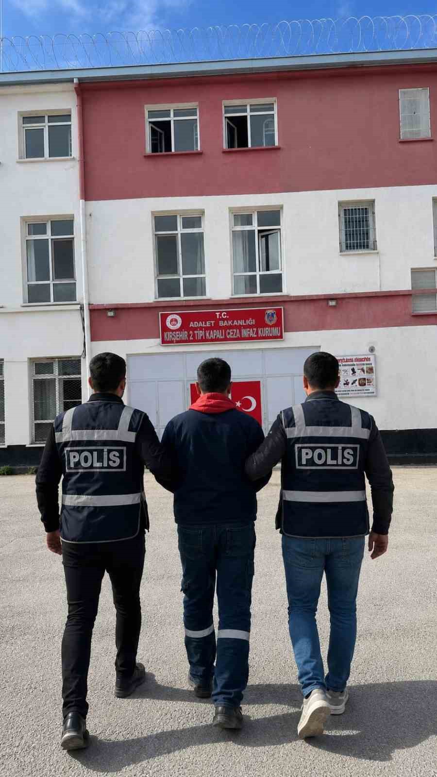 10 dosyadan aranan hükümlü Kırşehir’de yakalandı