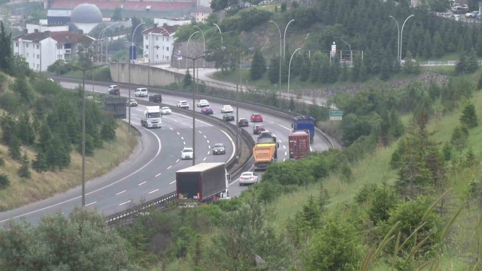 Kocaeli’de bayram tatilinin 3. gününde trafik akıcı seyrediyor