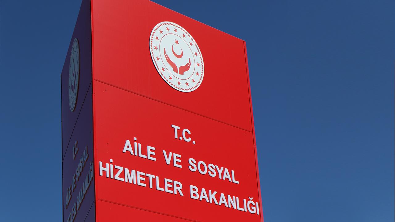 Engelli öğrencilerin eğitime erişimi ücretsiz ulaşımla kolaylaşıyor