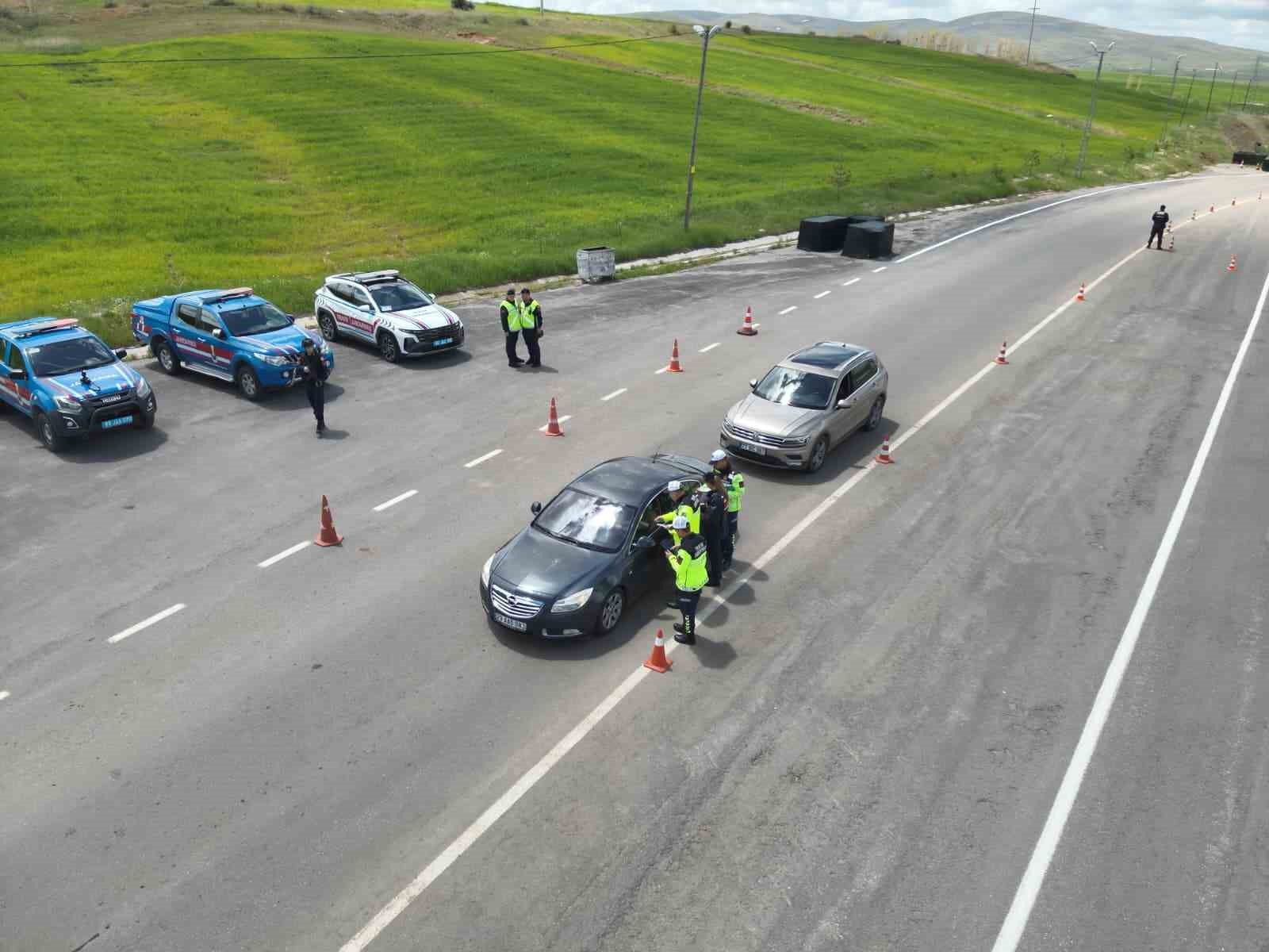 Bayburt jandarmasından bayram denetimi
