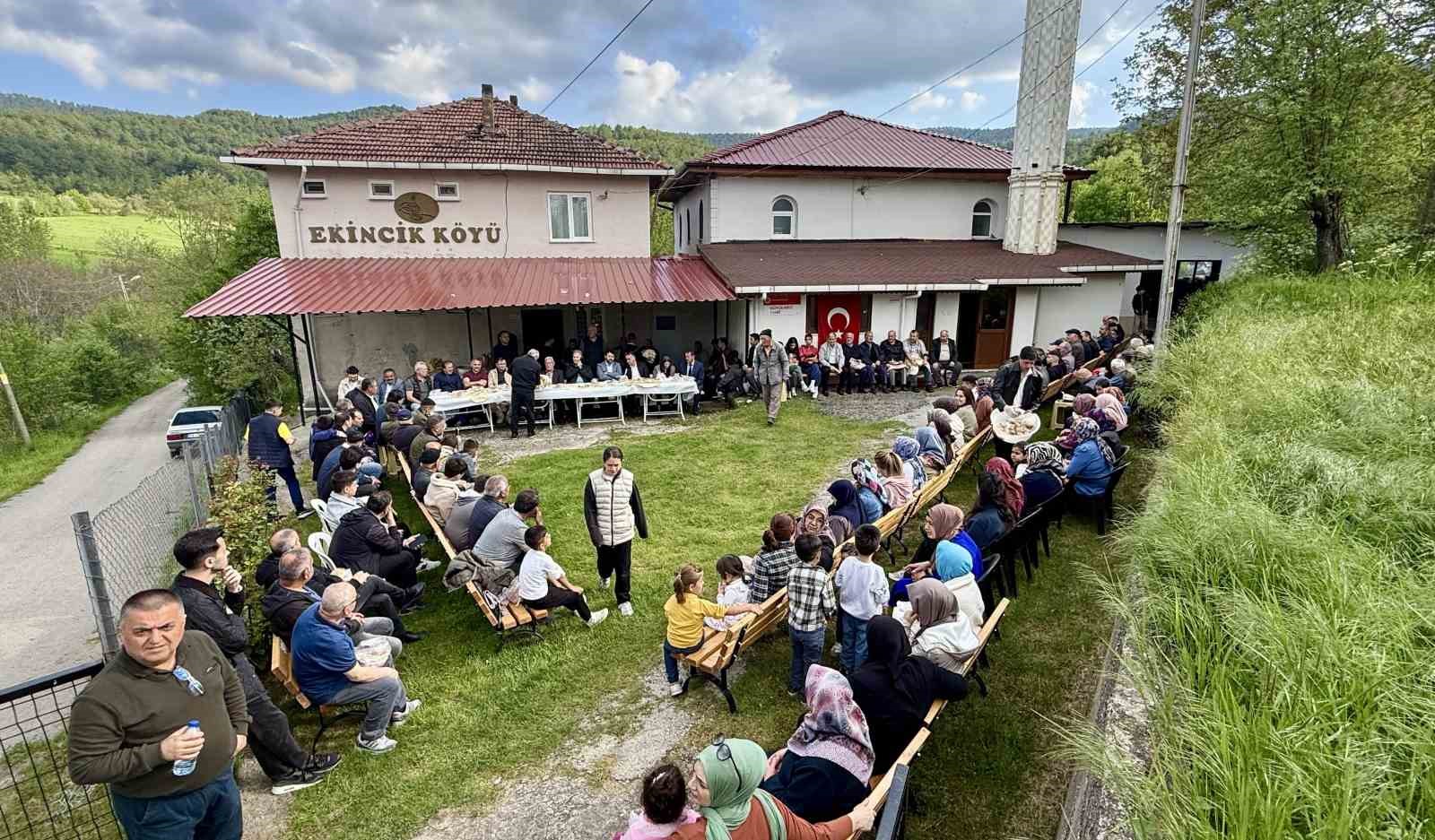 Yüzlerce yıllık bayram geleneği "ziyrat" Ekincik köyünde yaşatılıyor
