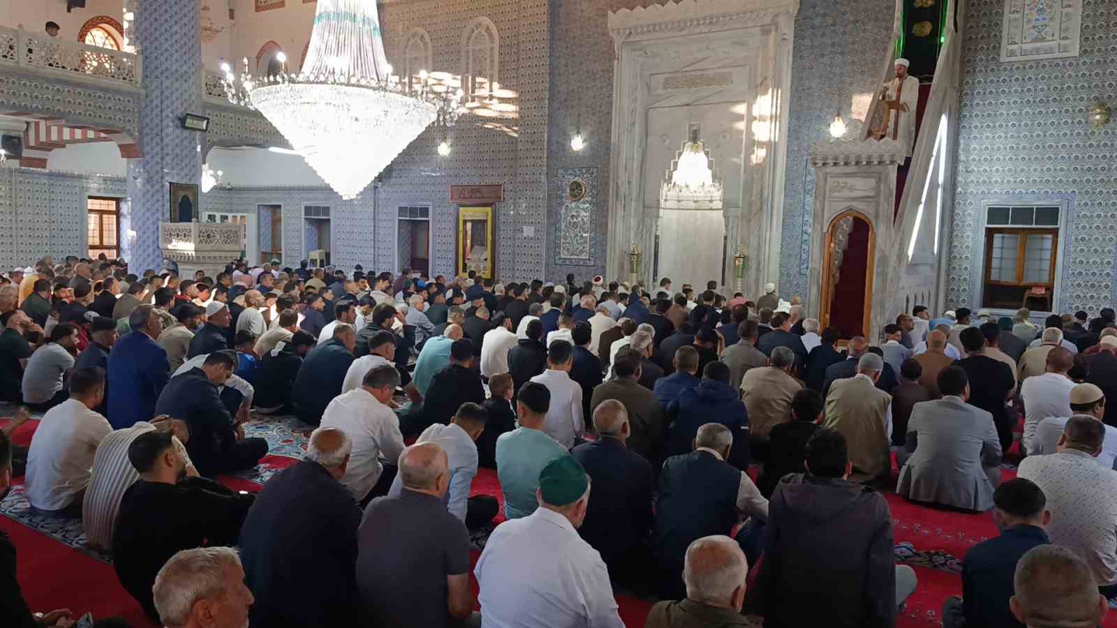 Şanlıurfa’da bayram namazı coşkusu