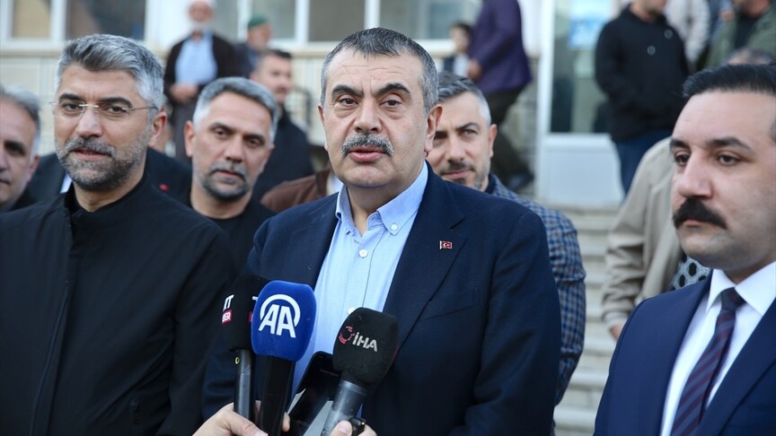 Bakan Tekin: Çocuklarımızın milli ve manevi hasletlerimize sahip çıkacak şekilde yetişmesi için çaba sarf ediyoruz