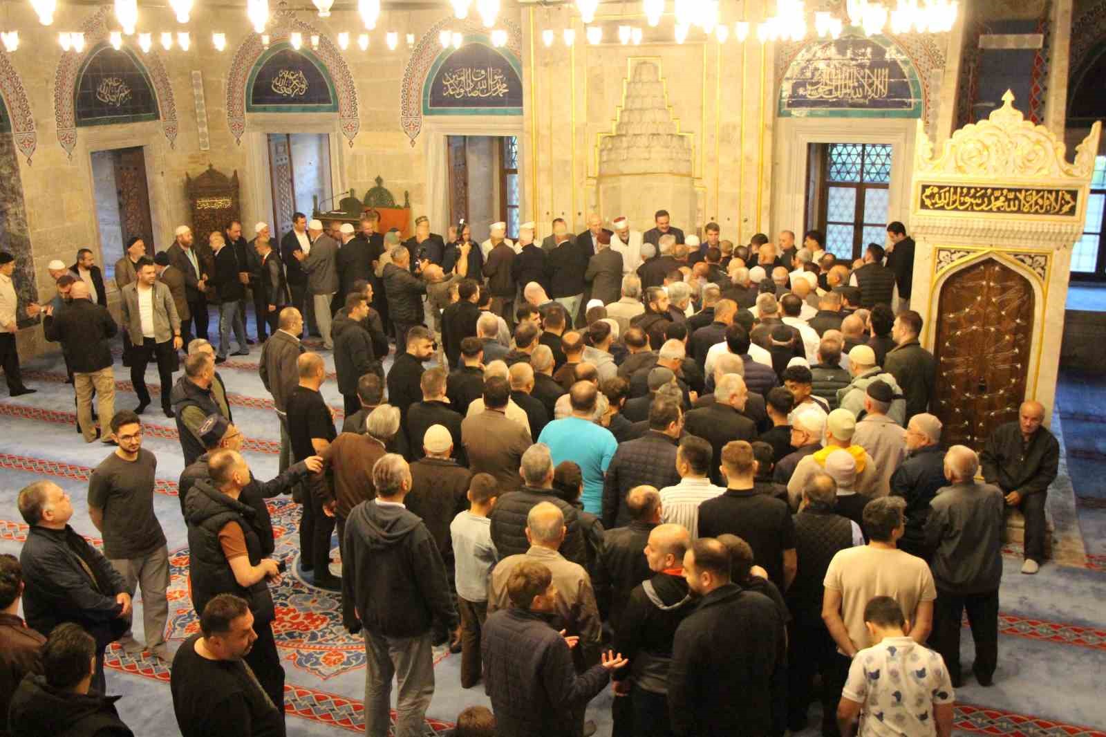 Sultan II. Bayezid Camii’nde bayram namazı kılındı
