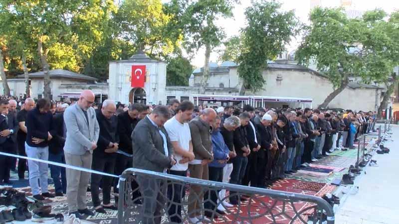 Eyüpsultan Camii'nde bayram namazı