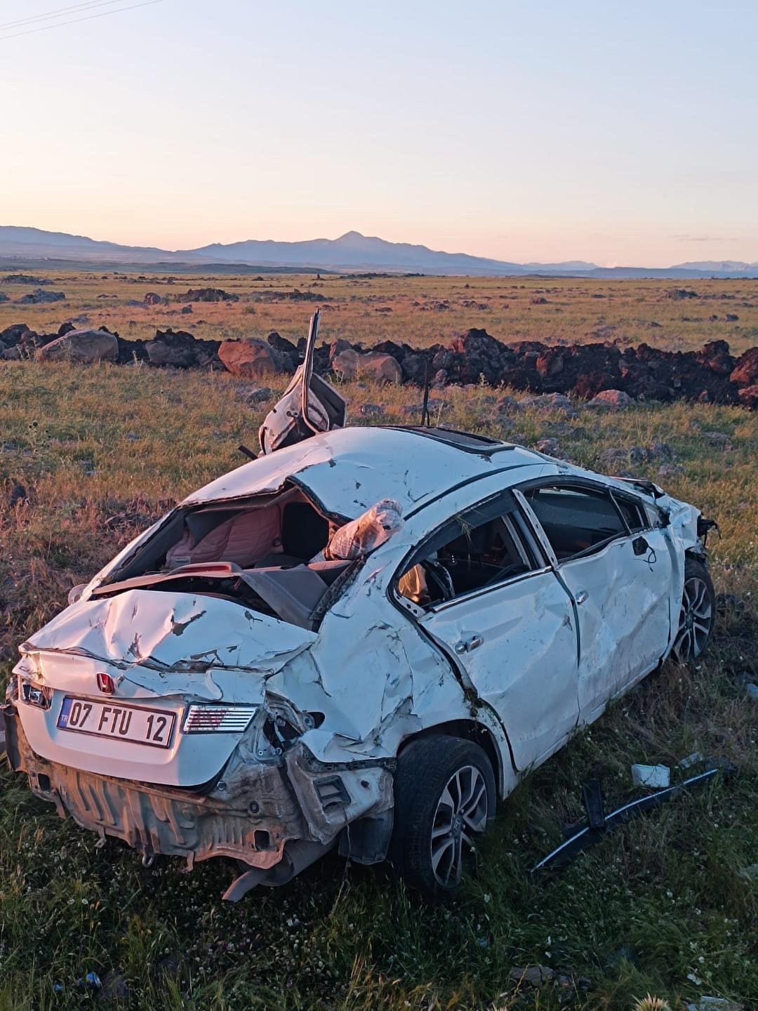Siverek’te takla atan otomobilde 2’si bebek 5 kişi yaralandı