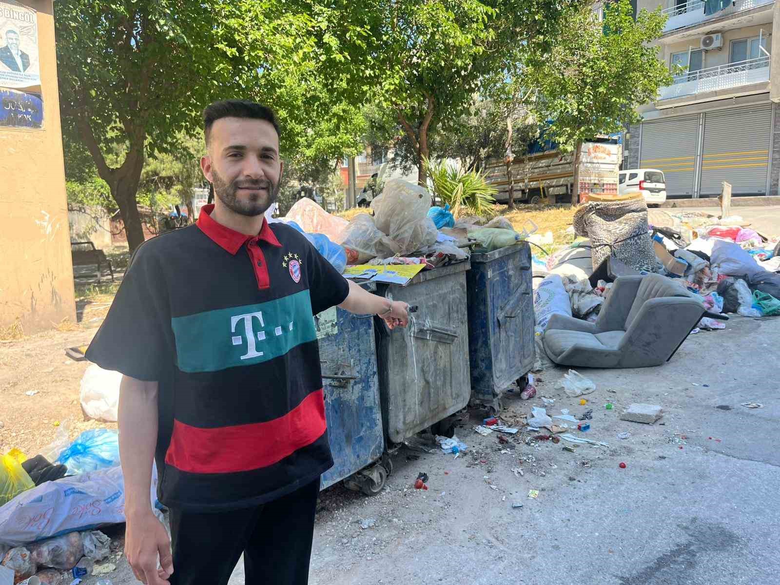 İzmir’de vatandaşların ’çöp’ isyanı: "Bari bayramda temizleyin"