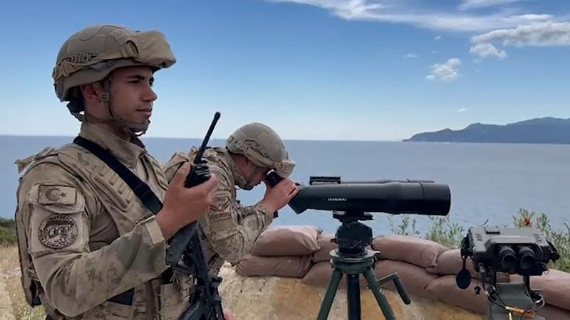 Bakan Çiftçi, güvenlik güçlerinin bayramını telsizden kutladıİçişleri Bakanı Mustafa Çiftçi, Kurban Bayramı'nda görev başında olan güvenlik güçlerinin bayramını telsizden gönderdiği mesajla tebrik etti.