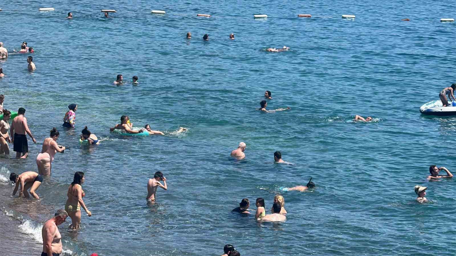 Bodrum sahillerinde bayram yoğunluğu