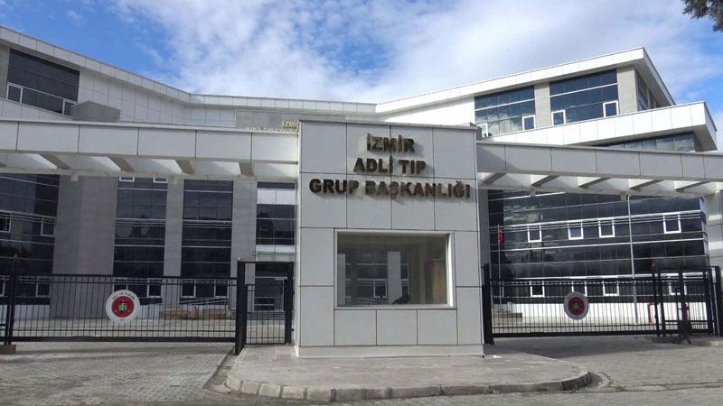 Miras tartışmasında akrabasını öldürdüİzmir’in Urla ilçesinde, miras nedeniyle çıktığı belirtilen kavgada akrabası R.Ş. (38) tarafından bıçaklanan Gökhan Şimşek, (33) hayatını kaybetti.