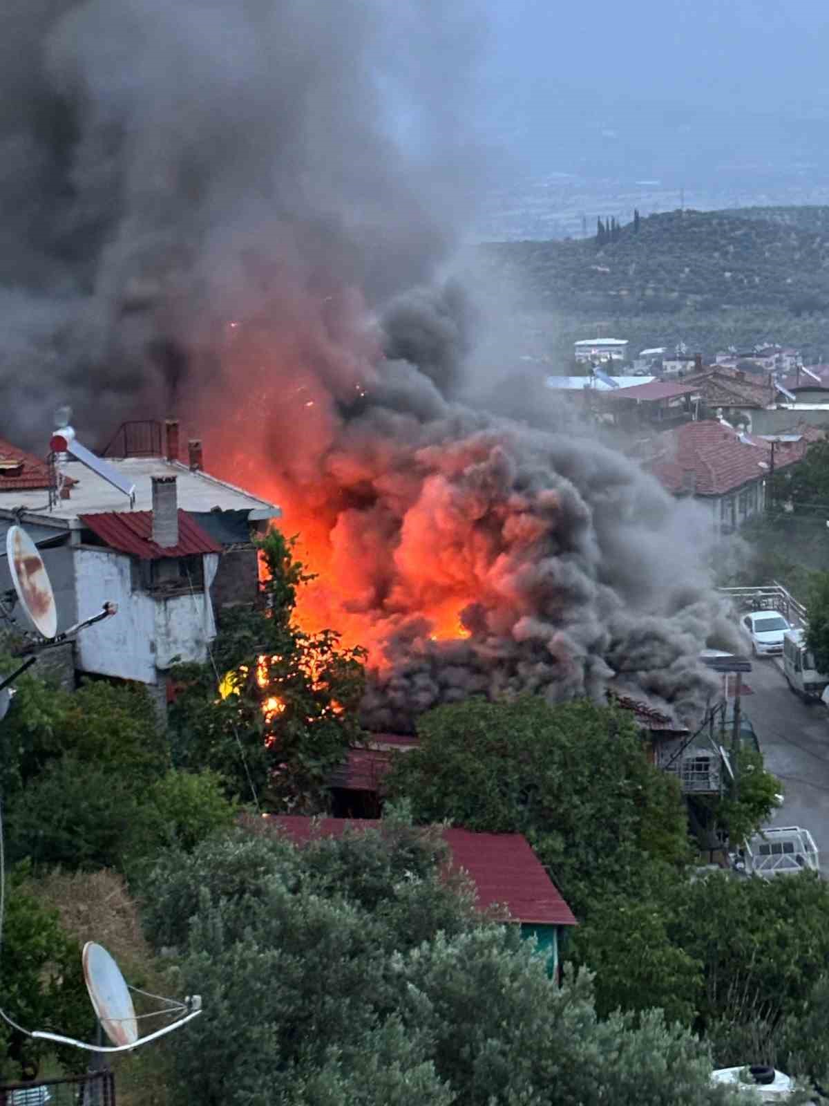 Bozdoğan’da ev yangını