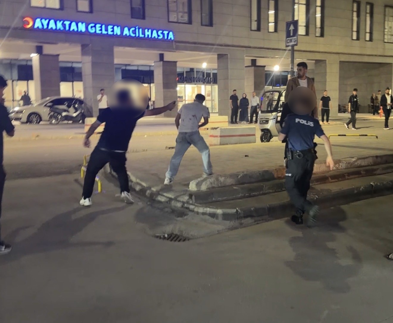 Adıyaman’da hastanede bıçaklı saldırı: 2’si güvenlik görevlisi 3 yaralı