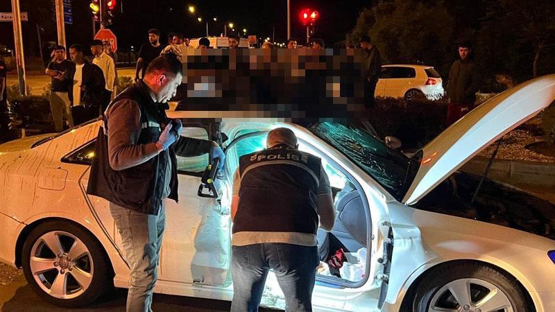Motosikletle otomobil çarpıştı: 1 ölü, 3 yaralı
