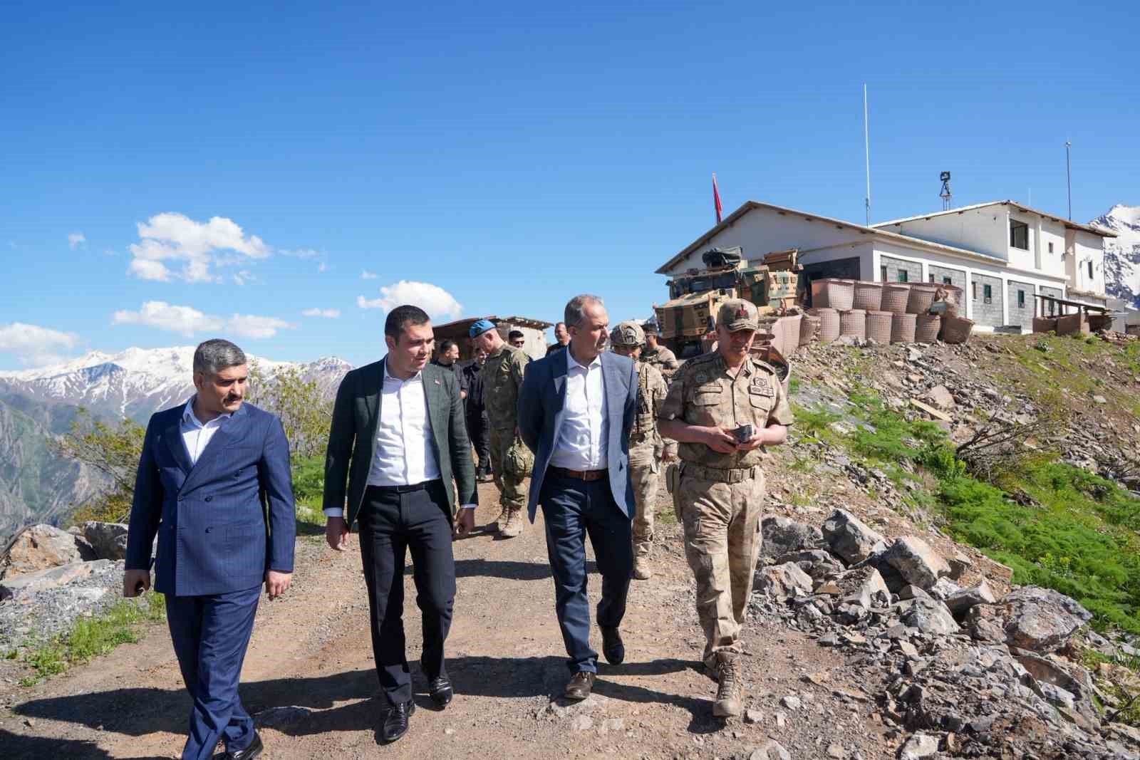 Vali Taşyapan, güvenlik güçleriyle bir araya geldi