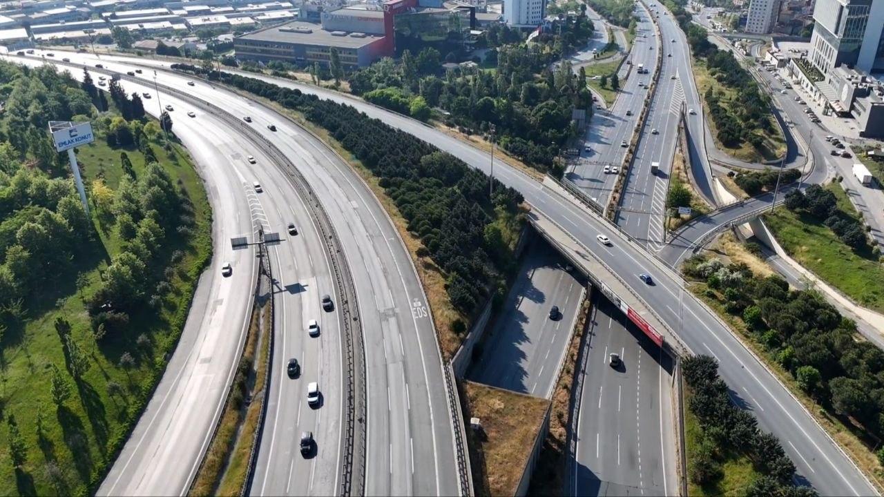 Bayramın ikinci gününde de yollar boş kaldı