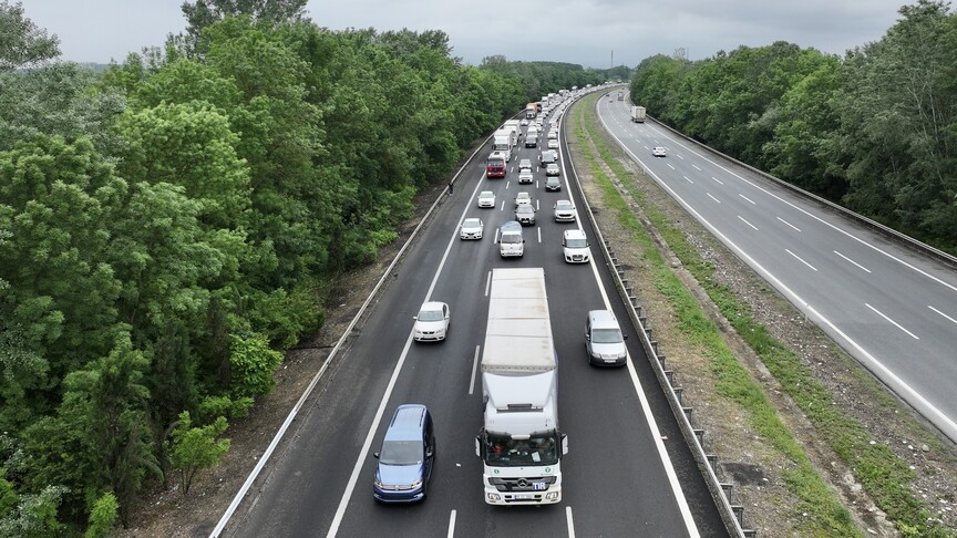 Sakarya, Kocaeli ve Düzce'de ağır tonajlı araçlara bayram dönüşü seyir yasağı