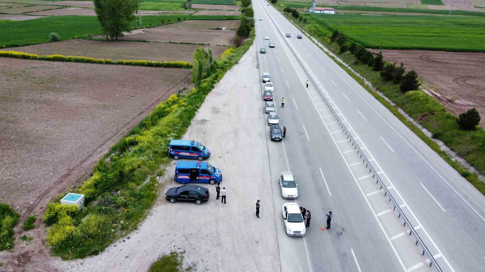 Çorum’da jandarma ekiplerinin bayram tedbirleri sürüyor