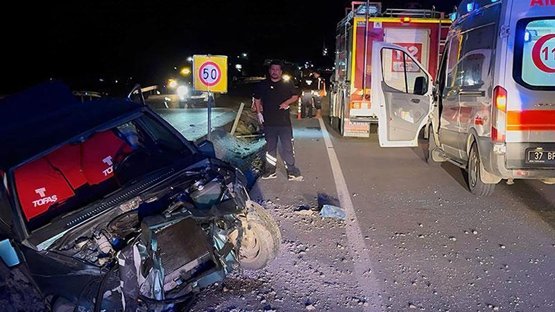 Kastamonu'da kaza: 2 yaralıKastamonu’nun Taşköprü ilçesinde refüjü aşıp bariyerlere çarpan otomobildeki Abdullah Tekin ve Dursun Akman yaralandı.