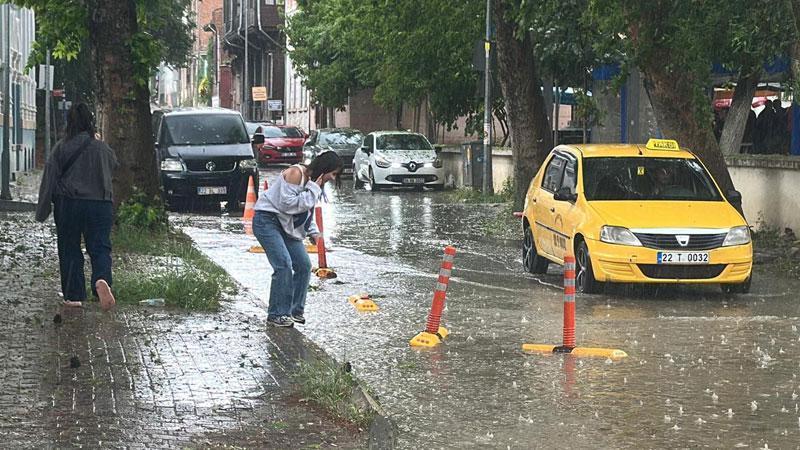 Edirne'de dolu ve sağanak etkili oldu