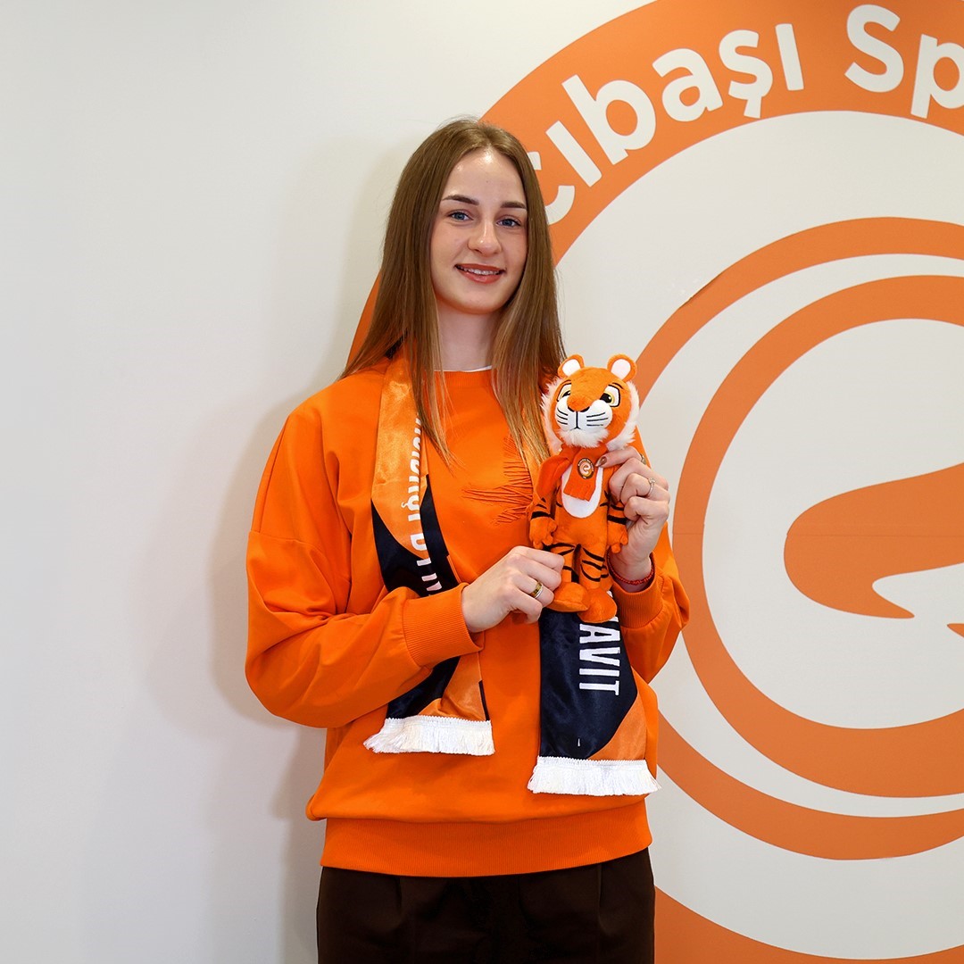 Avrupa’nın yükselen smaçörü Aleksandra Uzelac, Eczacıbaşı Dynavit’te