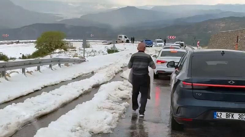 Karaman’da dolu yağışı yaşamı olumsuz etkiledi
