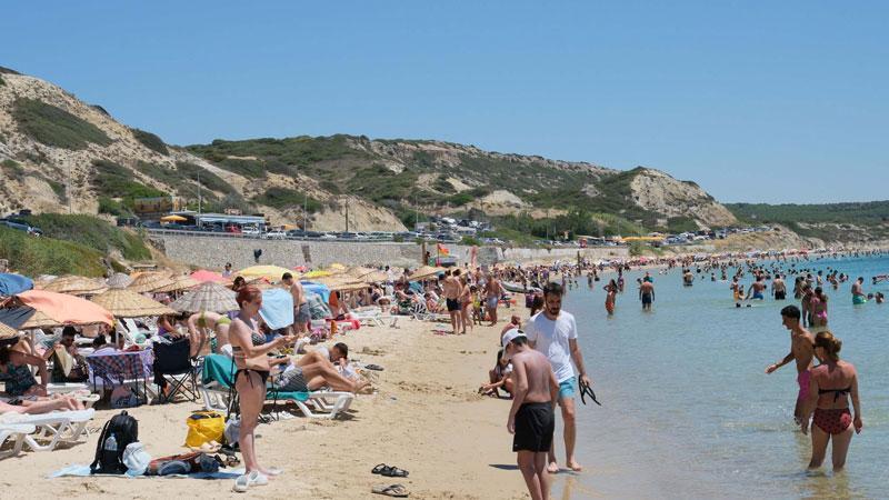Bozcaada’da bayram tatilinde konaklama tesislerinin doluluk oranı yüzde 100'e yaklaştıKuzey Ege’nin gözde turizm merkezlerinden Bozcaada’da konaklama tesislerinin doluluk oranları, 9 günlük Kurban Bayramı tatilinde yüzde 100'e yaklaştı.