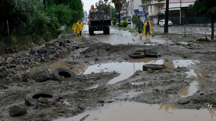 Sakarya ve Osmaniye'de sağanak yaşamı olumsuz etkiledi