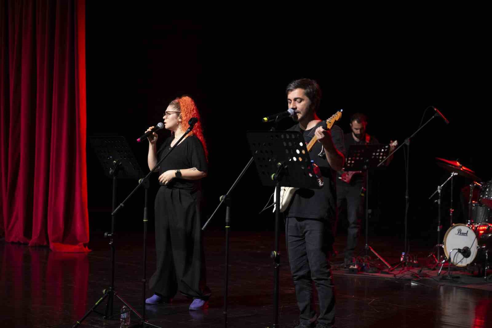 Mersin’de LGS öğrencilerine moral konseri