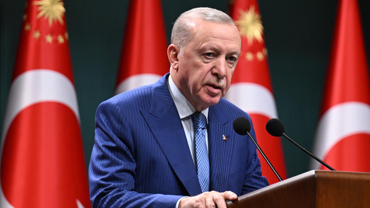 Cumhurbaşkanı Erdoğan'dan şehit polisin ailesine taziye mesajı