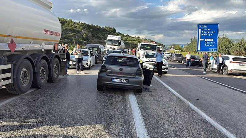 Adıyaman’da 2 otomobil çarpıştı; anne ve 2 çocuğu öldü, 4 kişi de yaralandı