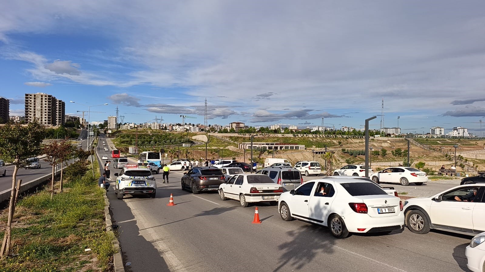 Otomobil ile minibüs çarpıştı: 1 yaralı