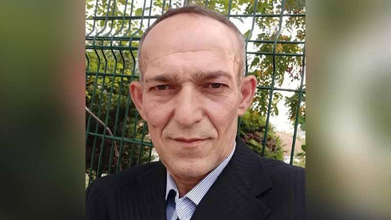 Balkondan düşerek yaşamını yitirdiAdıyaman'da 5 katlı binanın 3'üncü katında balkondan düşen Mehmet Murat Göksu (57), hayatını kaybetti.